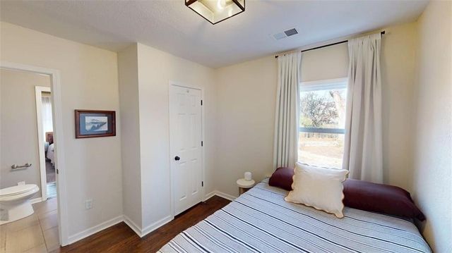 600 W 101st Terrace, Kansas City, MO 64114