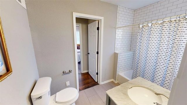 600 W 101st Terrace, Kansas City, MO 64114