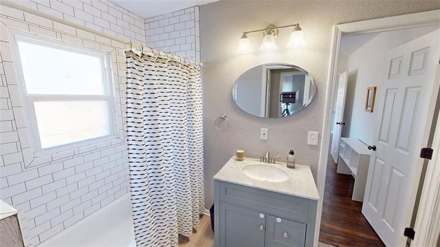 600 W 101st Terrace, Kansas City, MO 64114