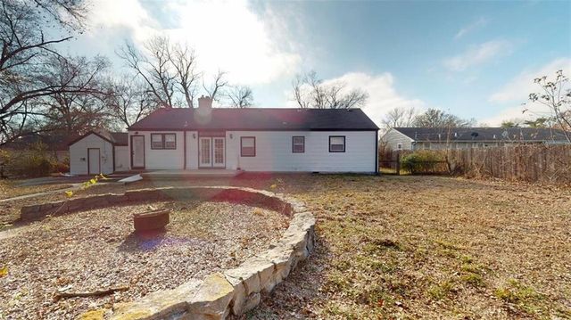 600 W 101st Terrace, Kansas City, MO 64114