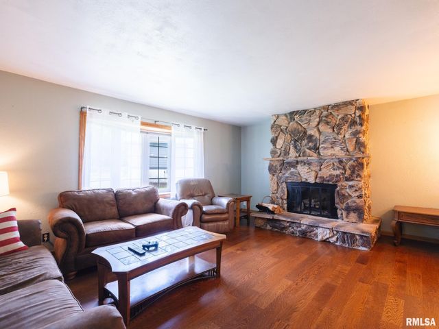 409 GEORGIA Parkway, Washington, IL 61571
