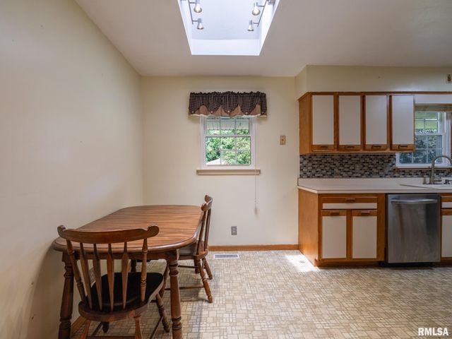409 GEORGIA Parkway, Washington, IL 61571
