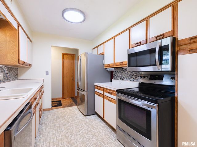 409 GEORGIA Parkway, Washington, IL 61571