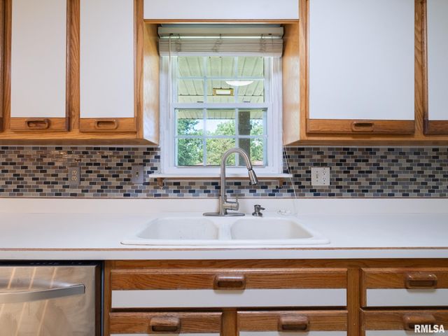 409 GEORGIA Parkway, Washington, IL 61571