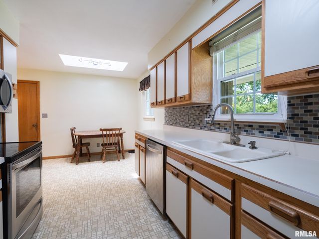 409 GEORGIA Parkway, Washington, IL 61571