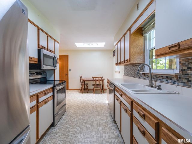 409 GEORGIA Parkway, Washington, IL 61571