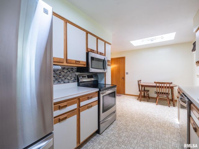 409 GEORGIA Parkway, Washington, IL 61571