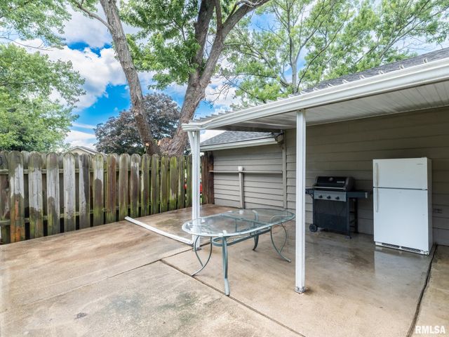 409 GEORGIA Parkway, Washington, IL 61571