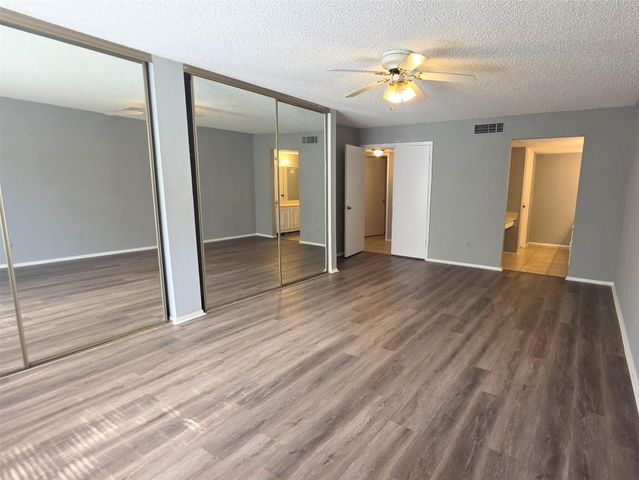 10526 Chapel Hill Drive, Houston, TX 77099