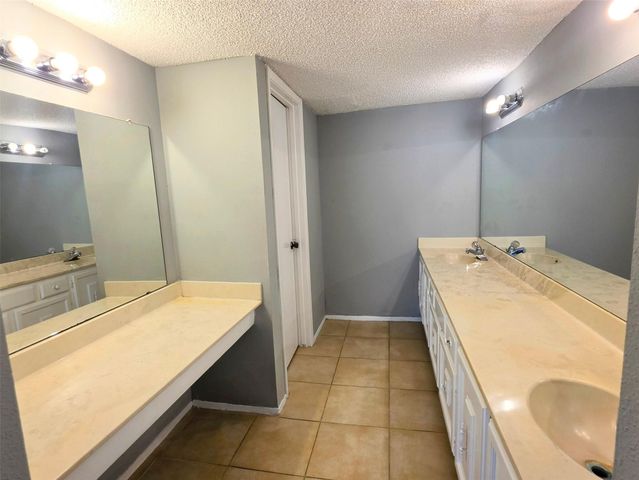 10526 Chapel Hill Drive, Houston, TX 77099