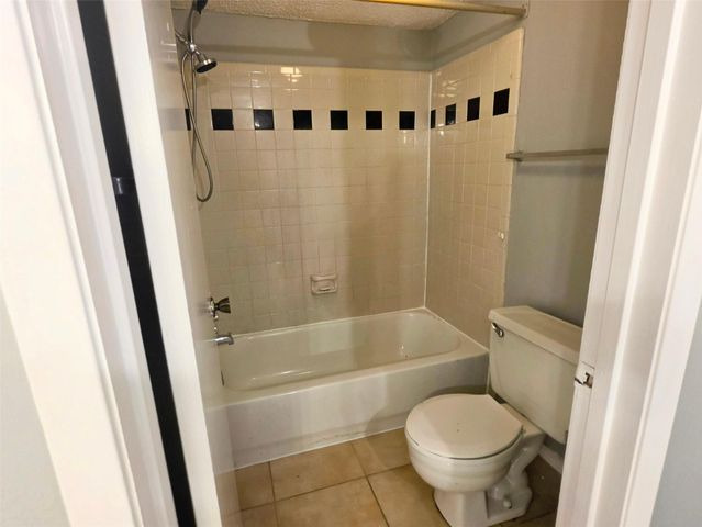 10526 Chapel Hill Drive, Houston, TX 77099