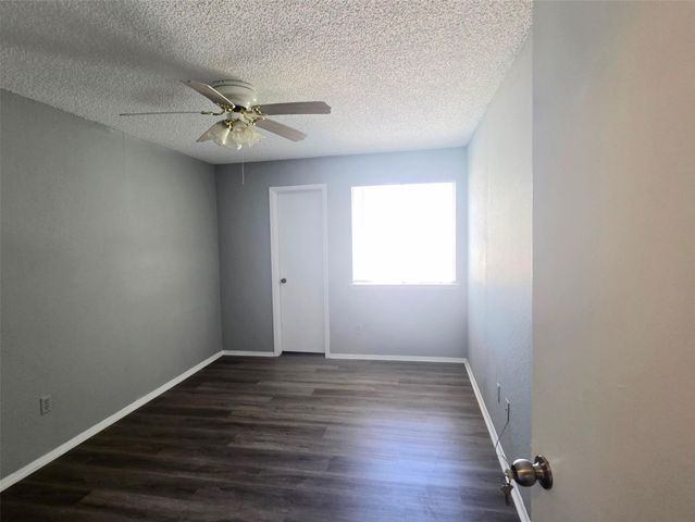 10526 Chapel Hill Drive, Houston, TX 77099
