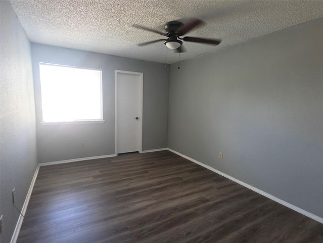 10526 Chapel Hill Drive, Houston, TX 77099