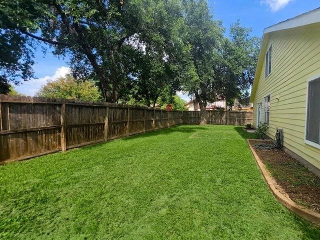 10526 Chapel Hill Drive, Houston, TX 77099