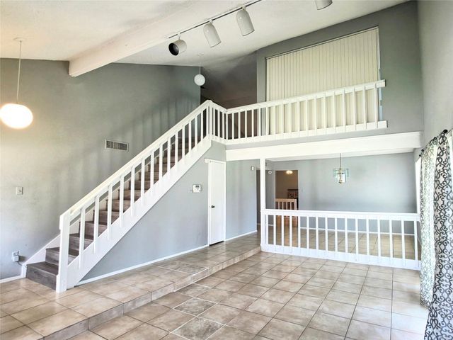10526 Chapel Hill Drive, Houston, TX 77099