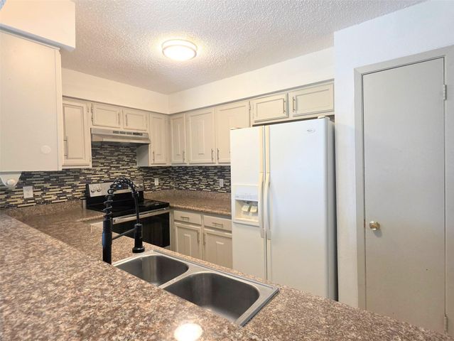 10526 Chapel Hill Drive, Houston, TX 77099