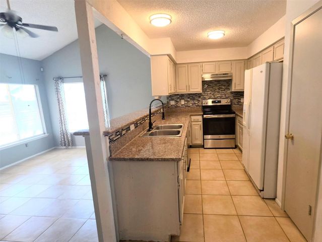 10526 Chapel Hill Drive, Houston, TX 77099
