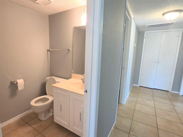 10526 Chapel Hill Drive, Houston, TX 77099