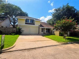 10526 Chapel Hill Drive, Houston, TX 77099