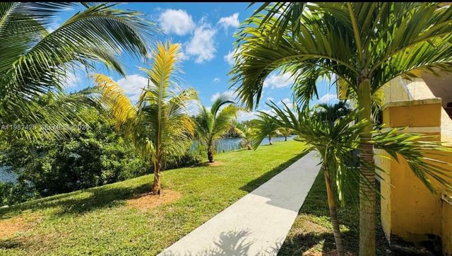 15635 SW 74th Cir Dr 3, Miami, FL 33193