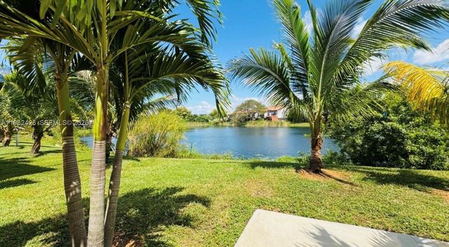 15635 SW 74th Cir Dr 3, Miami, FL 33193