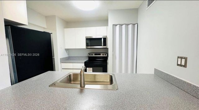 15635 SW 74th Cir Dr 3, Miami, FL 33193