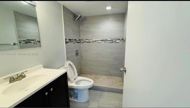 15635 SW 74th Cir Dr 3, Miami, FL 33193