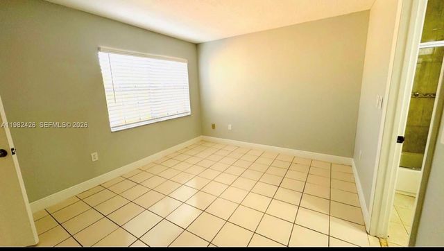 15635 SW 74th Cir Dr 3, Miami, FL 33193