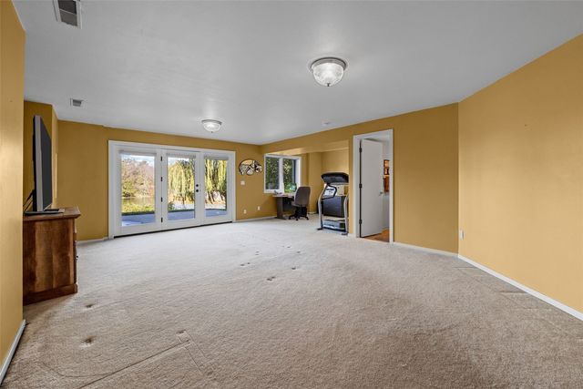 1705 12th Avenue, Coralville, IA 52241