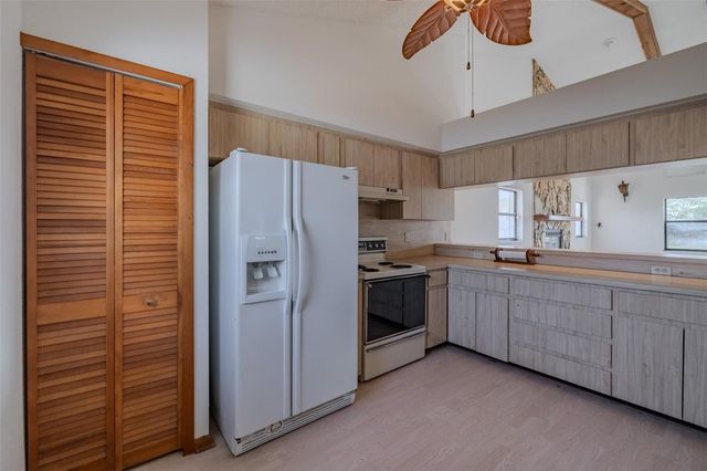 337 7TH AVENUE N, Tierra Verde, FL 33715