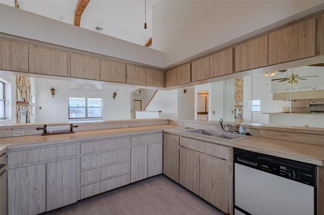 337 7TH AVENUE N, Tierra Verde, FL 33715