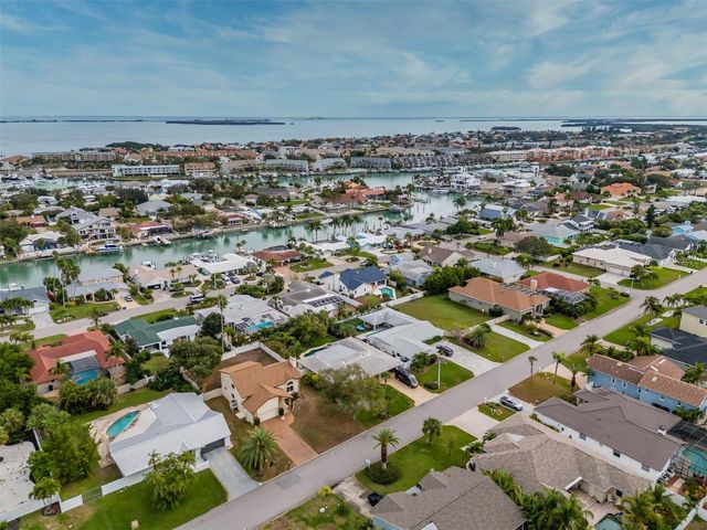 337 7TH AVENUE N, Tierra Verde, FL 33715