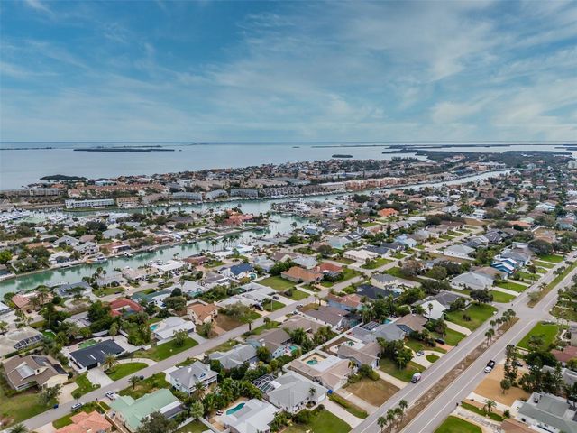 337 7TH AVENUE N, Tierra Verde, FL 33715