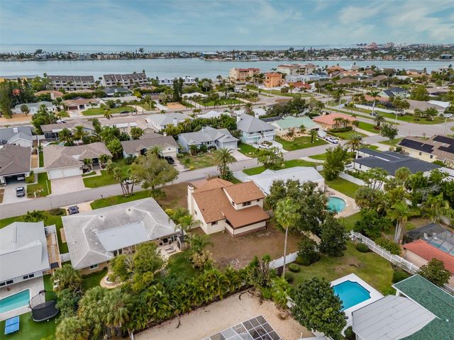 337 7TH AVENUE N, Tierra Verde, FL 33715