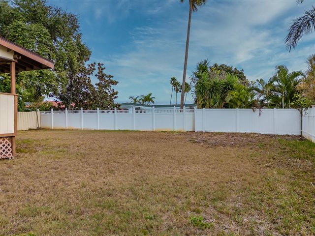 337 7TH AVENUE N, Tierra Verde, FL 33715