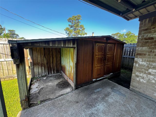 9914 El Chaco Street, Baytown, TX 77521