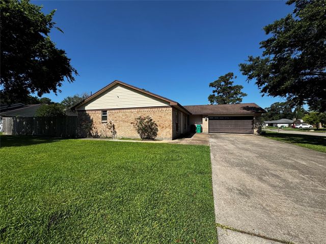 9914 El Chaco Street, Baytown, TX 77521