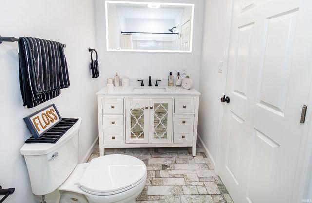 10306 Old State Road, Evansville, IN 47711