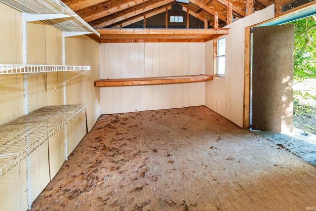 10306 Old State Road, Evansville, IN 47711