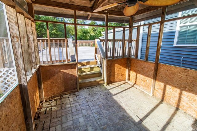 10306 Old State Road, Evansville, IN 47711