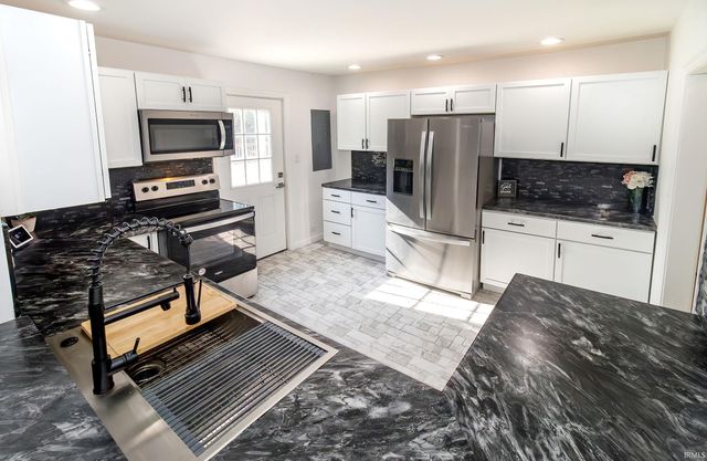 10306 Old State Road, Evansville, IN 47711