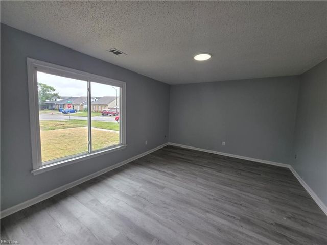 1211 Haig CIR, Virginia Beach, VA 23453