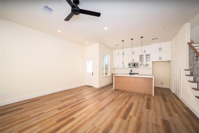 8916 Knoll Branch Dr Drive, Houston, TX 77080