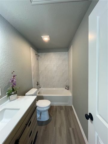 203 W 4th St, Sinton, TX 78387