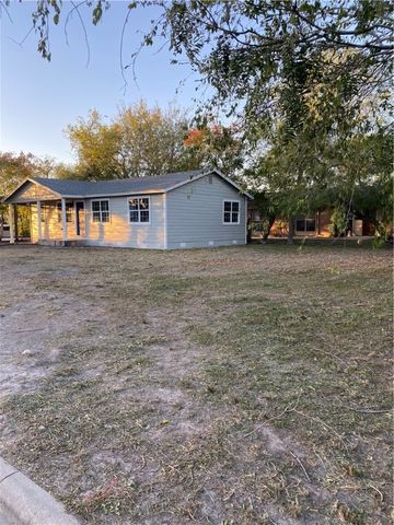 203 W 4th St, Sinton, TX 78387