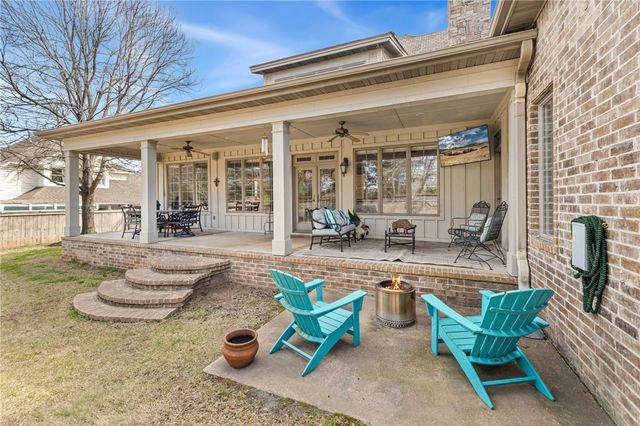 2599 N Firewood Drive, Fayetteville, AR 72703