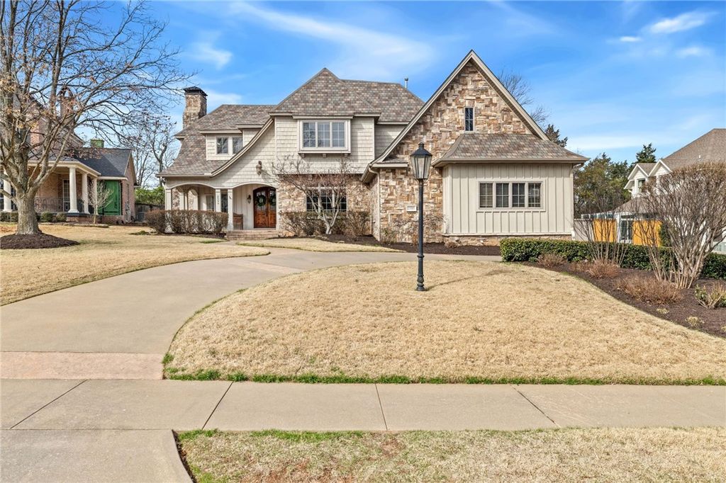 2599 N Firewood Drive, Fayetteville, AR 72703