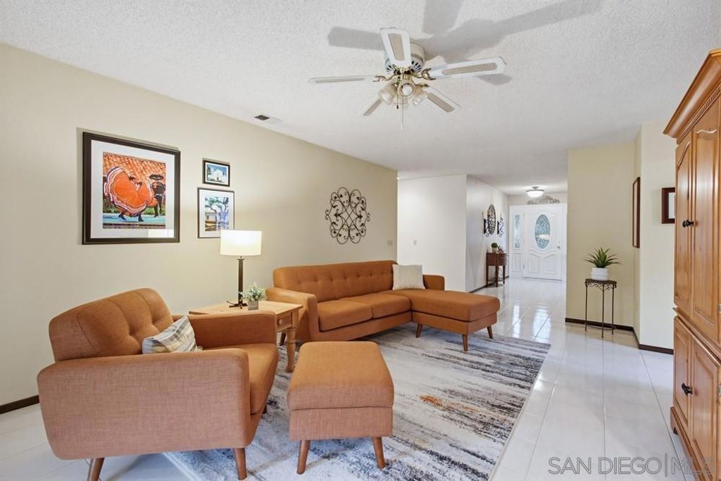 Image 16 of property listing at 2086 Valley Lake Drive, El Cajon, CA 92020