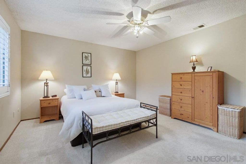 Image 18 of property listing at 2086 Valley Lake Drive, El Cajon, CA 92020