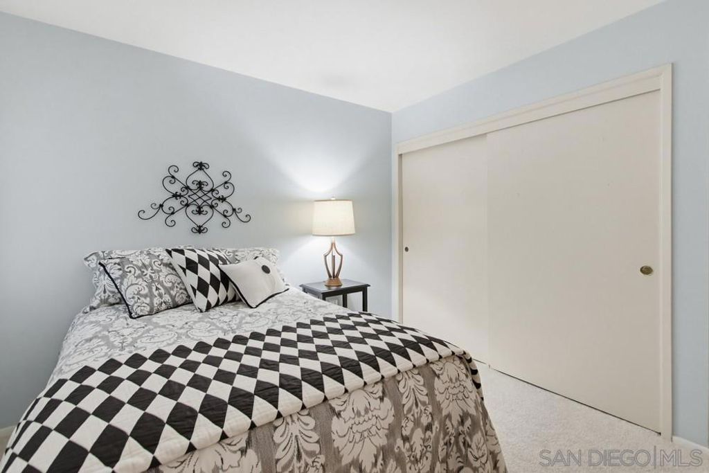 Image 20 of property listing at 2086 Valley Lake Drive, El Cajon, CA 92020